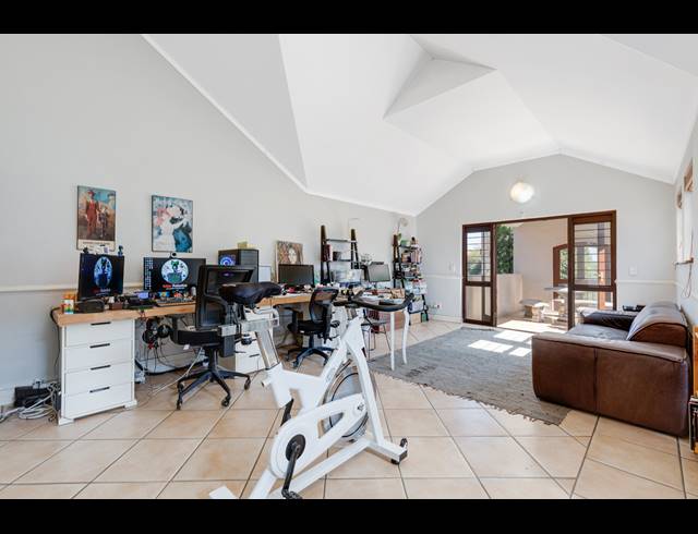 2 BEDROOM DUPLEX FOR SALE IN SUNNINGHILL